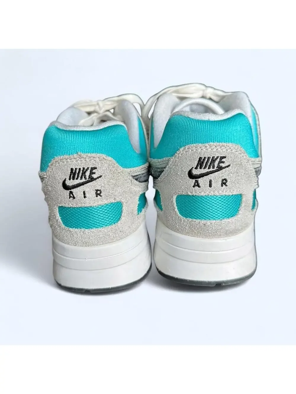 Nike Men's White and Cream Trainer